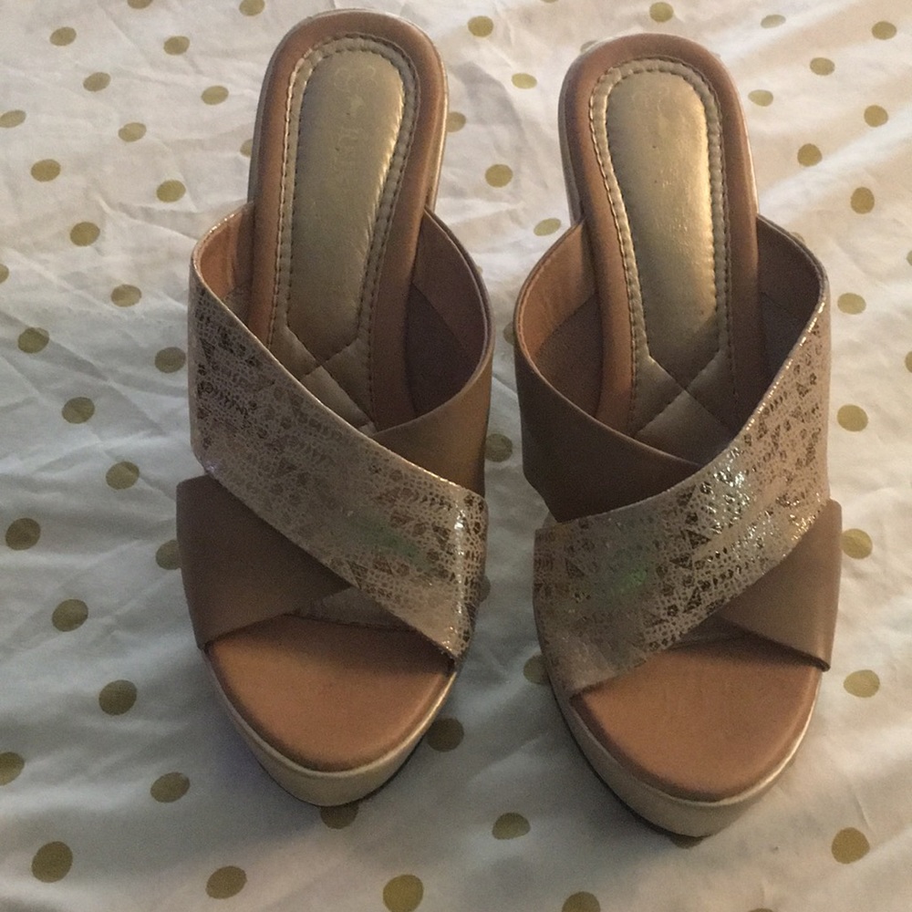 Women’s shoes
